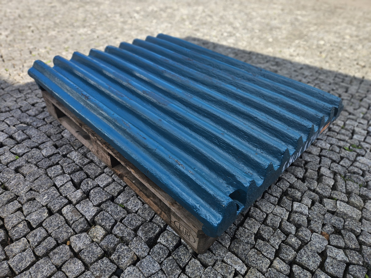 Szczęka Stała Premiertrak 300/330 CW017-002-MN180